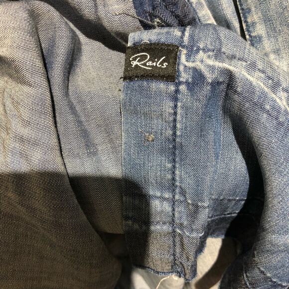 Rails Shirt Women's XS Courtney Chambray Button Down Raw Released Hem Blue - Picture 10 of 10